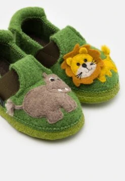 Nanga Jungle Kings Unisex - Pantoffels - Hellgrün 13 Nanga Jungle Kings Unisex - Pantoffels - Hellgrün -kinderkledingwinkel 049e3765fd7d45ac94e94cdd93359000