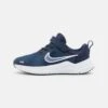 Nike Performance Downshifter 12 Nn Psv- Hardloopschoenen Neutraal - Midnight Navy/Game Royal/White 2 Nike Performance Downshifter 12 Nn Psv- Hardloopschoenen Neutraal - Midnight Navy/Game Royal/White -kinderkledingwinkel 070119a18e364c6287759bcf970e5fae