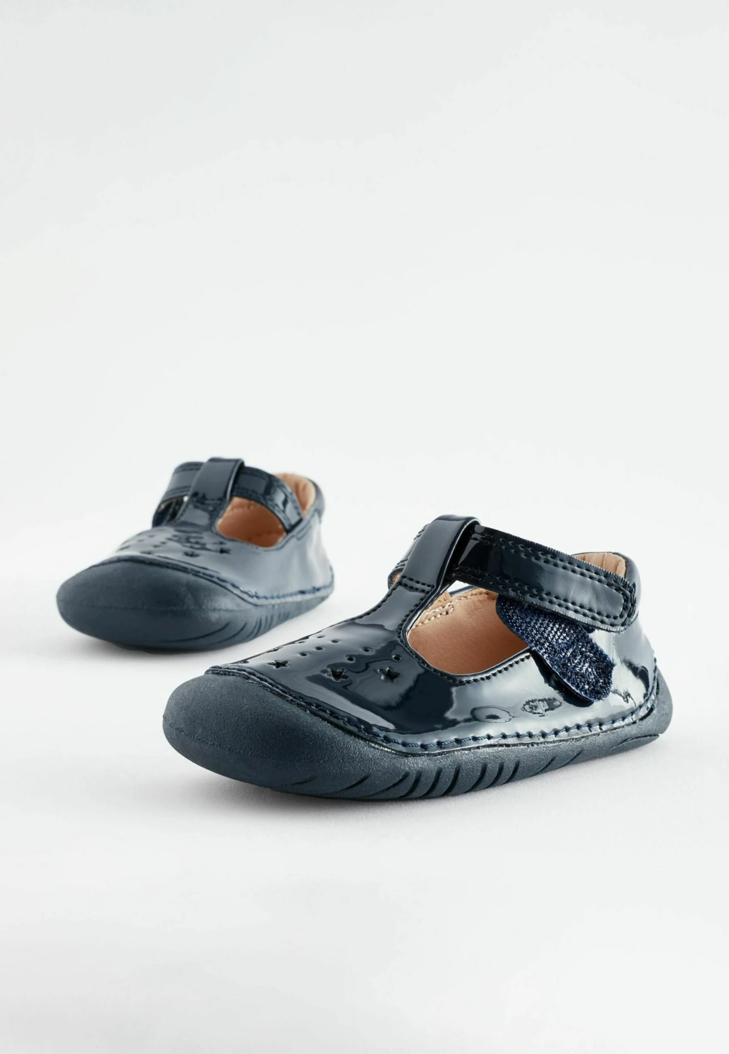 Next Crawler T Bar Wide Fit G - Babyschoenen - Navy Blue Patent 4 Next Crawler T Bar Wide Fit G - Babyschoenen - Navy Blue Patent - Afbeelding 2
