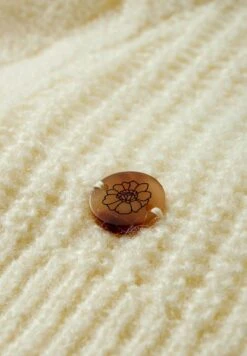 Trui - Cremewhite -kinderkledingwinkel 18b3b0a859b64c2b8138515868ce4bc8