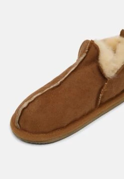 Shepherd Marseille Unisex - Pantoffels - Chestnut -kinderkledingwinkel 2312a2e8787a4acba77fe50ac3e71988