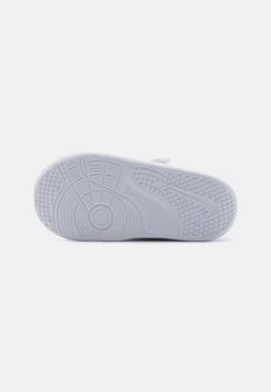 Nike Performance Omni Multi Court Unisex - Hardloopschoenen Neutraal - White/Citron Pulse/Coral Chalk/Sea Coral -kinderkledingwinkel 2f1a3a613b04490cbd6538532b78740d