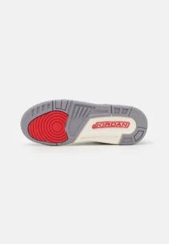 Jordan Air 3 Retro Unisex - Basketbalschoenen - Summit White/Fire Red/Black/Cement Grey -kinderkledingwinkel 3471904c631748419e6b9629645b1b11