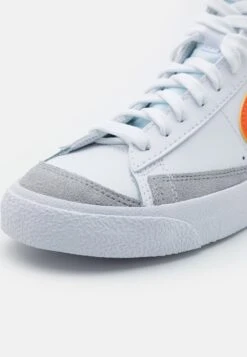 Nike Sportswear Blazer Mid '77 Bg Unisex - Sneakers Hoog - White/Safety Orange-Wolf Grey-Black -kinderkledingwinkel 34cc06c58aa64484964561c66ccdd090