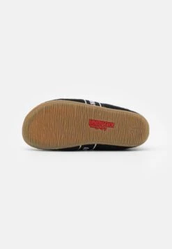 Living Kitzbühel T-Modell Unisex - Pantoffels - Schwarz -kinderkledingwinkel 364d1bafec994b8290c249dc9f05a612