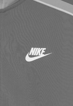 Nike Sportswear Futura Cuff- Trainingspak - Smoke Grey/Light Smoke Grey/White -kinderkledingwinkel 59359000ad474038a06f254818632ec4