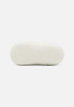 Veja Baby - Babyschoenen - Babe White 12 Veja Baby - Babyschoenen - Babe White -kinderkledingwinkel 6c3f5dd53ca64b4ea37c050b08104e3f