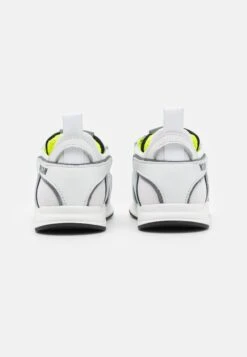 MSGM Sneakers Laag - White 10 MSGM Sneakers Laag - White -kinderkledingwinkel 822dde8dd8e244ba8c2298a54f59cd31