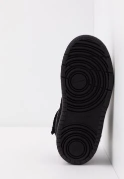 Nike Sportswear Court Borough Mid Winterized- Babyschoenen - Black/White 13 Nike Sportswear Court Borough Mid Winterized- Babyschoenen - Black/White -kinderkledingwinkel 8f9f8d5d7a944fa18c4c7e72ad3fa878