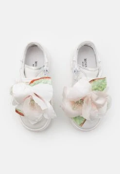 Monnalisa Con Magnolia Pai - Sneakers Laag - Panna Cipolla 11 Monnalisa Con Magnolia Pai - Sneakers Laag - Panna Cipolla -kinderkledingwinkel 94bfe7533bfa49b6a4732cd3f50f854c