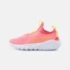 Nike Performance Flex Runner 2 Unisex - Hardloopschoenen Neutraal - Coral Chalk/Citron Pulse/Sea Coral/White -kinderkledingwinkel 9b92b5bdf4194cf5878eb07ce56faeda