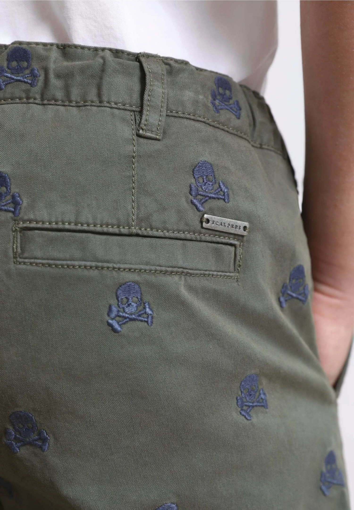 Scalpers Bermuda With All-Over Skull Print - Shorts - Khaki 3 Scalpers Bermuda With All-Over Skull Print - Shorts - Khaki