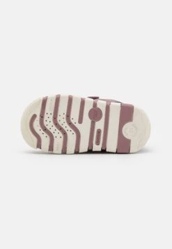 Geox Iupidoo Girl - Sneakers Laag - Rose Smoke/Navy -kinderkledingwinkel b2b637ff4a2246e492202c8216f2a887