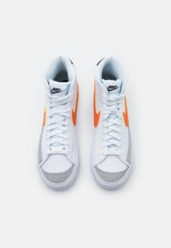 Nike Sportswear Blazer Mid '77 Bg Unisex - Sneakers Hoog - White/Safety Orange-Wolf Grey-Black -kinderkledingwinkel b8b9542369e3480a9ae2c4c70eb41857