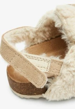 Next Pantoffels - Ecru Cream Borg 11 Next Pantoffels - Ecru Cream Borg -kinderkledingwinkel c2ce5b4d551e440db288a6c2a06dba05