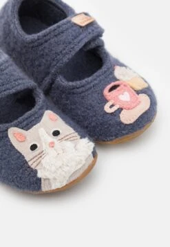 Living Kitzbühel Ballerina Kätzchen & Tasse - Pantoffels - Winternacht -kinderkledingwinkel c597defde6cd40a49060d91c2d851cde