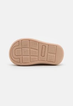 Kickers Kick Easy Barefoot - Instappers - Rose Brillant 11 Kickers Kick Easy Barefoot - Instappers - Rose Brillant -kinderkledingwinkel e71d0eddd9874b9080882a9872fa45ad