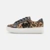 MICHAEL KORS KIDS Jordana Poppy - Sneakers Laag - Brown 2 MICHAEL KORS KIDS Jordana Poppy - Sneakers Laag - Brown -kinderkledingwinkel e73cb829417f4251bdb07b3e6272fc86