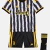 ADIDAS PERFORMANCE Juventus Turin Home Minikit Unisex Set - Sport T-Shirt - Black/White 1 ADIDAS PERFORMANCE Juventus Turin Home Minikit Unisex Set - Sport T-Shirt - Black/White -kinderkledingwinkel e794d2f6a7b245acb6b9bd06fd5d267d