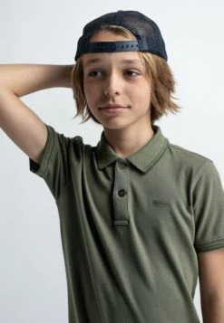 Petrol Industries Classic- Poloshirt - Dusty Army 12 Petrol Industries Classic- Poloshirt - Dusty Army -kinderkledingwinkel f736a23172c74966bf7768f2c3380e2d