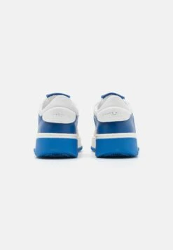 Philippe Model Unisex - Sneakers Laag - Indigo/White/Taupe 10 Philippe Model Unisex - Sneakers Laag - Indigo/White/Taupe -kinderkledingwinkel f86be69022fa49b3a09cfb47de5193c8