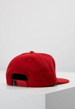 Jordan Jumpman Snapback - Pet - Gym Red 10 Jordan Jumpman Snapback - Pet - Gym Red -kinderkledingwinkel fb29f58196f64b69ba77d7ec5aecedf2